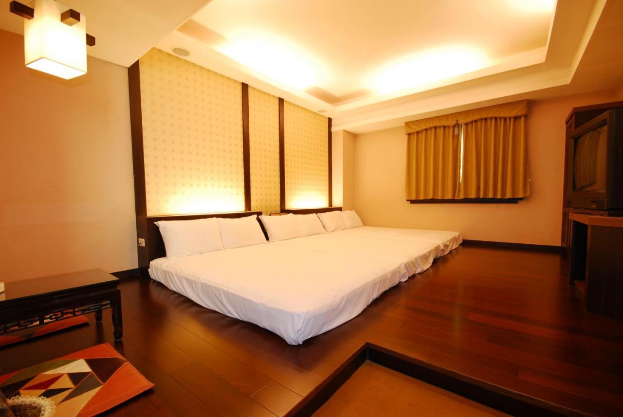 KaRo Hotel Kaohsiung Exterior foto